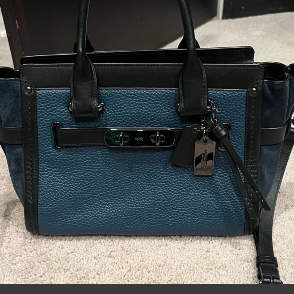 Coach Swagger purse - Picture 8 of 8